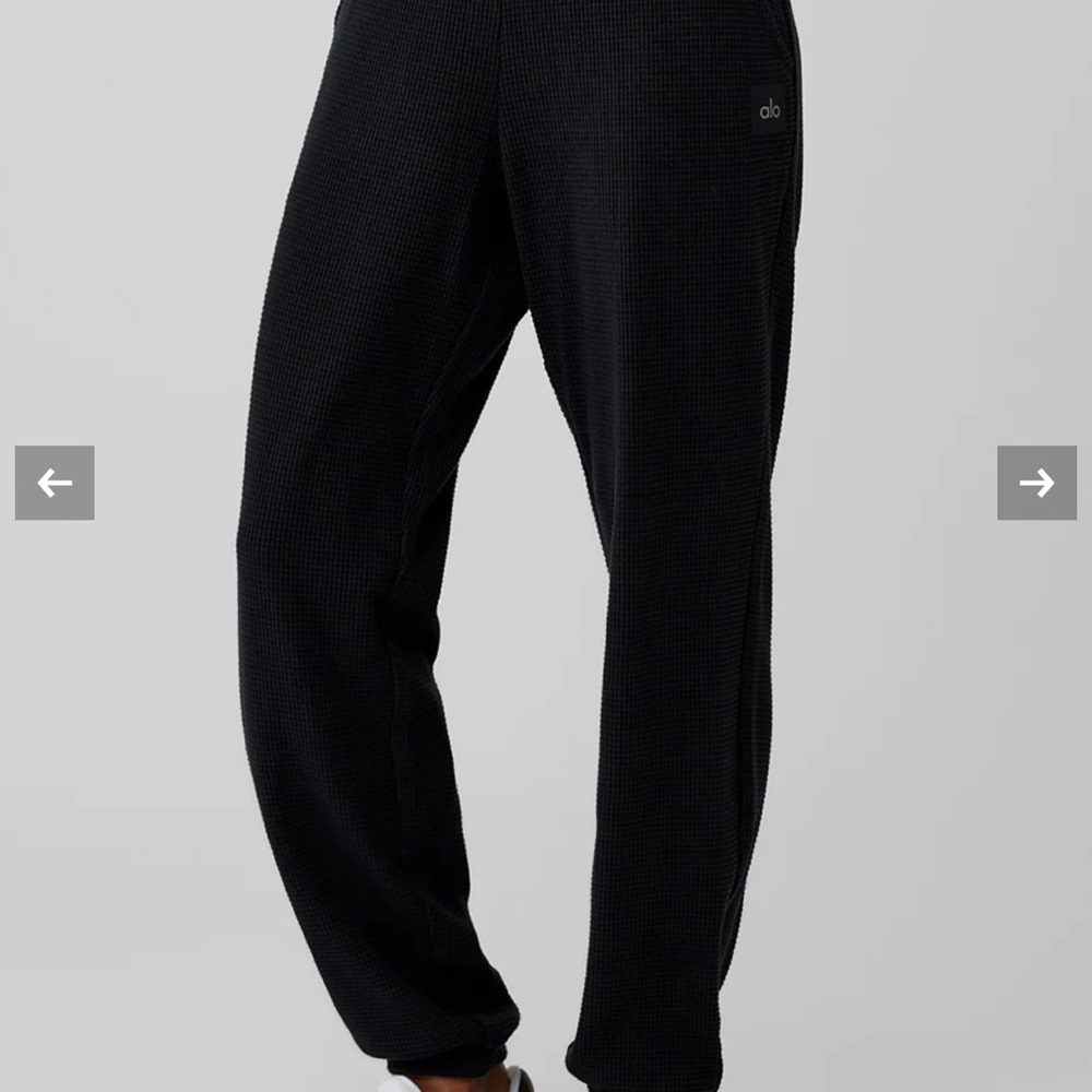 ALO women’s waffle weekend escape jogger size M (black)